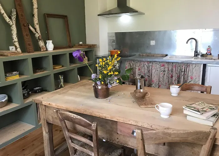 Hilltop Haven In Parlan