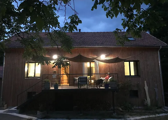 Hilltop Haven In Hébergement de vacances Parlan